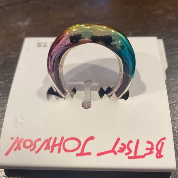 NEW Betsey Johnson Rainbow heart earrings ring 7.5 - Picture 4 of 4
